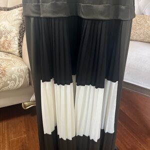 Black and White A-Line Maxi Dress with Pleats